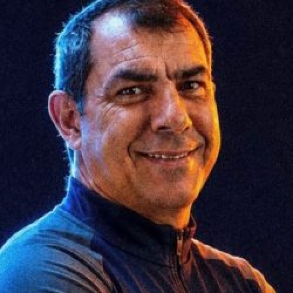 الفيحاء يتعاقد مع المدرب البرازيلي فابيو حتى نهاية موسم 2026 2027 الفيحاء يتعاقد مع المدرب البرازيلي فابيو حتى نهاية موسم 2026 2027
