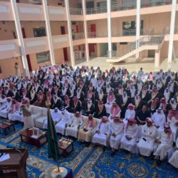 ثانوية الصديق بخميس مشيط تحتفل صباح اليوم بطلابها الخريجين للعام 1447هـ ثانوية الصديق بخميس مشيط تحتفل صباح اليوم بطلابها الخريجين للعام 1447هـ
