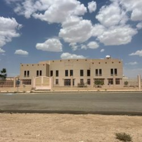 الأهالي يطالبون بافتتاح فرع لجامعة الملك خالد في طريب والمبنى جاهز الأهالي يطالبون بافتتاح فرع لجامعة الملك خالد في طريب والمبنى جاهز
