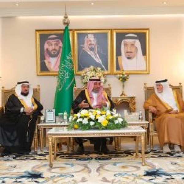 الأمير جلوي بن عبدالعزيز يلتقي ضيوف صيف نجران 2026 الأمير جلوي بن عبدالعزيز يلتقي ضيوف صيف نجران 2026
