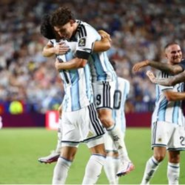 الأرجنتين تتجاوز سويسرا وتواجه إنجلترا في نصف النهائي في مونديال العالم 2026 الأرجنتين تتجاوز سويسرا وتواجه إنجلترا في نصف النهائي في مونديال العالم 2026