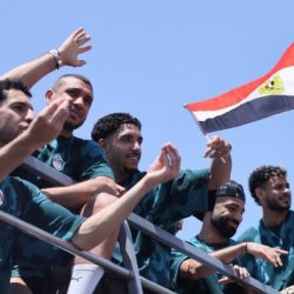 استقبال تاريخي لمنتخب مصر بعد المشاركة في المونديال استقبال تاريخي لمنتخب مصر بعد المشاركة في المونديال