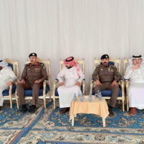 محافظ سراة عبيدة المكلف يدشن النسخة الثانية من مهرجان السيارات الكلاسيكية