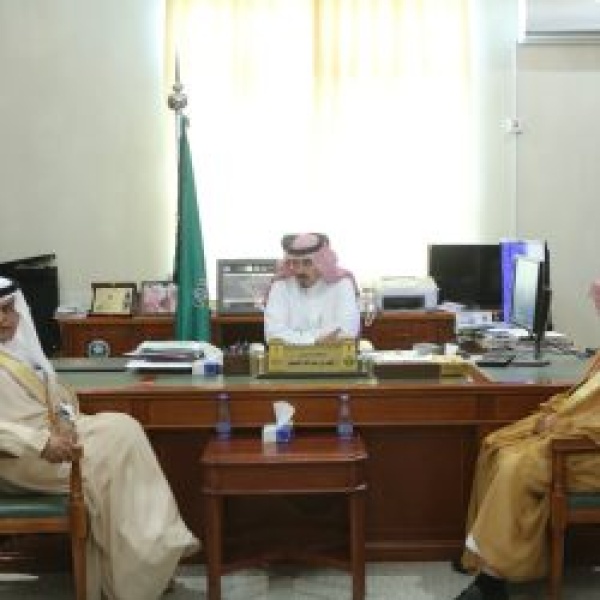 محافظ وادي الدواسر يبحث مع مسؤولي الشركة الوطنية للمياه مشاريع المياه والصرف الصحي بالمحافظة محافظ وادي الدواسر يبحث مع مسؤولي الشركة الوطنية للمياه مشاريع المياه والصرف الصحي بالمحافظة