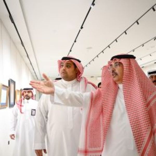 نائب وزير السياحة يزور دار عوضة بالأطاولة ويطلع على معرض الخط العربي نائب وزير السياحة يزور دار عوضة بالأطاولة ويطلع على معرض الخط العربي