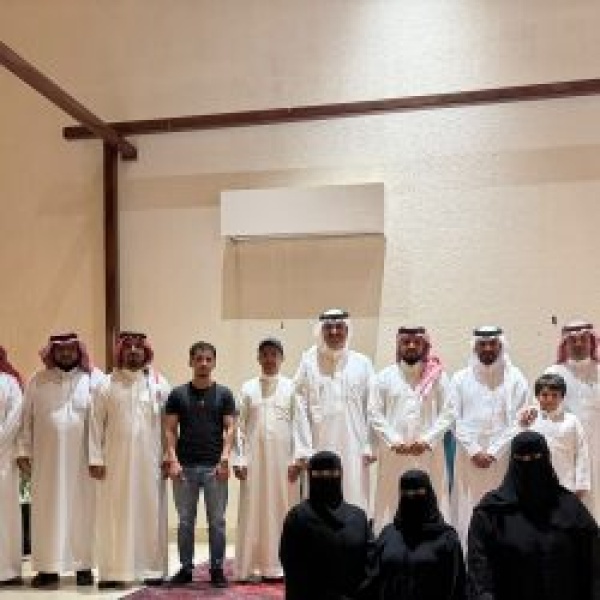 الذكاء العاطفي وبناء الذات الحوطي يستعرض أثرهما في العلاقات وبيئات العمل الذكاء العاطفي وبناء الذات الحوطي يستعرض أثرهما في العلاقات وبيئات العمل