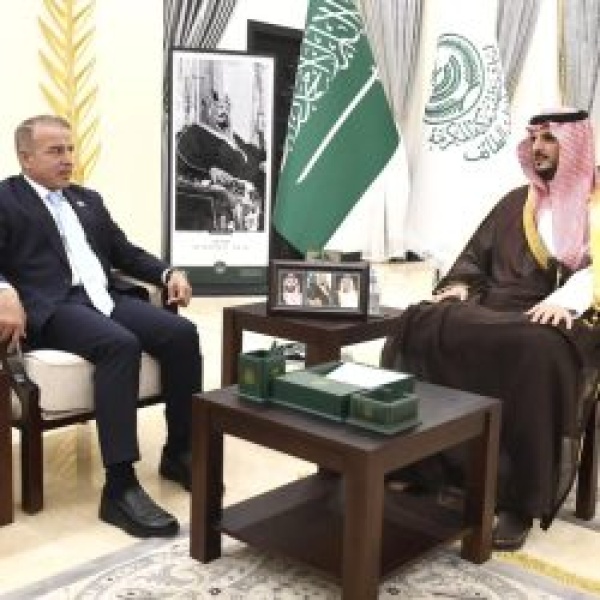 محافظ الطائف يستقبل القنصل العام لجمهورية العراق
