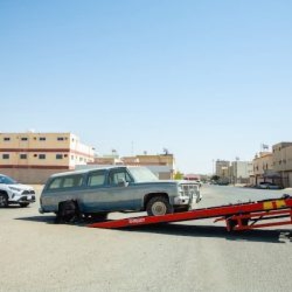 ضمن جهودها لتحسين المشهد الحضري أمانة تبوك تعالج المركبات التالفة والمهملة وترفع 115 مركبة ضمن جهودها لتحسين المشهد الحضري أمانة تبوك تعالج المركبات التالفة والمهملة وترفع 115 مركبة