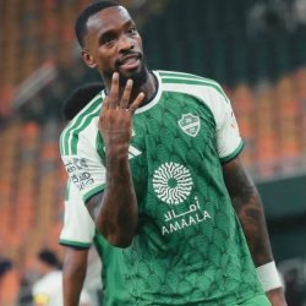 الأهلي يتخطى أبها برباعية في دوري روشن للمحترفين