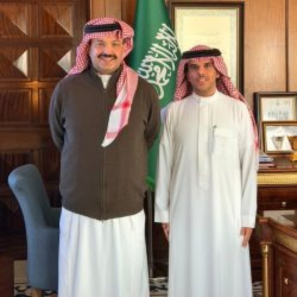 تركي بن طلال المواطن الأمير و قائد الهجرة العكسية