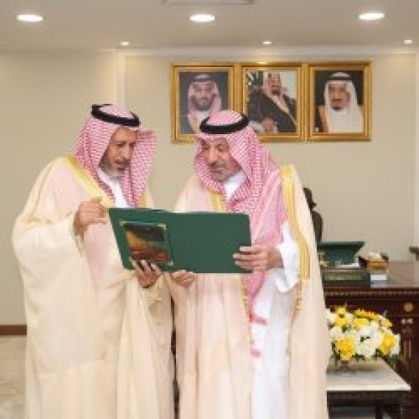 أمير نجران يط لع على نتائج دراسة إكثار الأصناف المميزة والنادرة من نخيل المنطقة