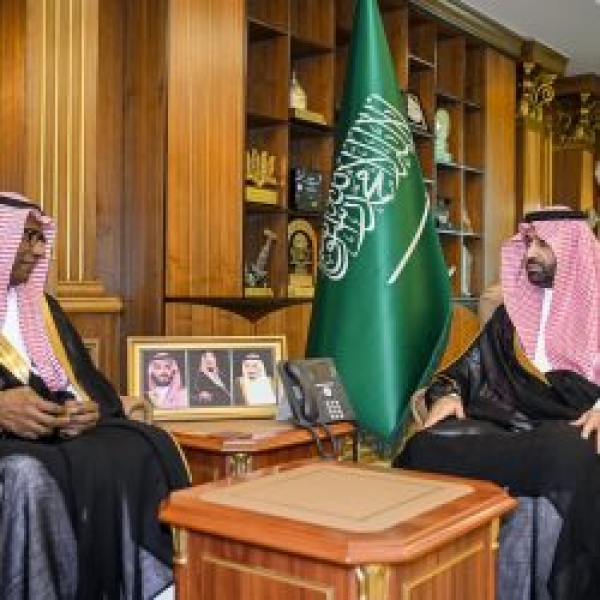 الأمير محمد بن عبدالعزيز يط لع على استعدادات جامعة جازان للعام الجامعي الجديد