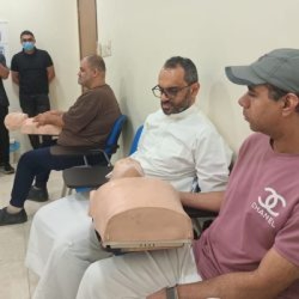 مكفوفو القطيف يتدربون على مهارات الإسعافات الأولية