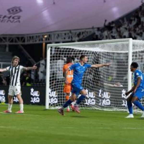 الهلال يتغل ب على الشباب بثنائية في دوري روشن للمحترفين الهلال يتغل ب على الشباب بثنائية في دوري روشن للمحترفين