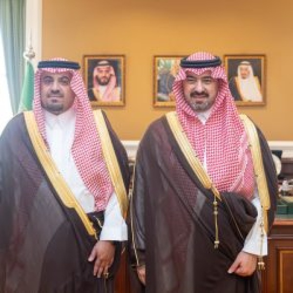 نائب أمير تبوك يستقبل مدير فرع وزارة الرياضة بالمنطقة