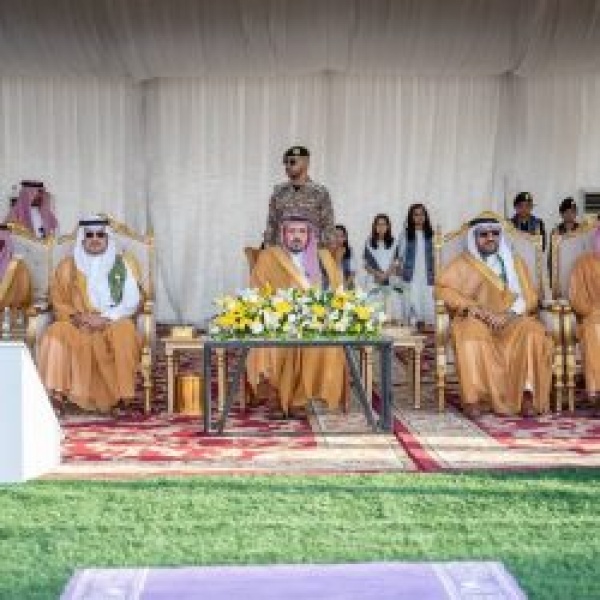 سمو أمير منطقة القصيم بحضور سمو نائبه يرعى مسيرة اليوم الوطني ومشاركة واسعة من مختلف القطاعات
