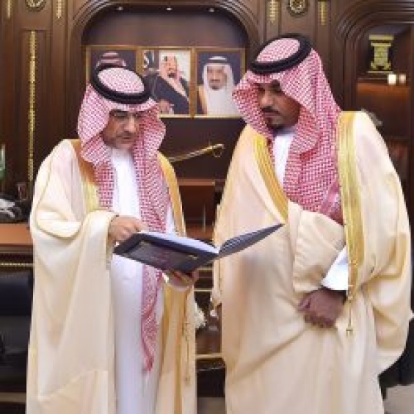 الأمير تركي بن هذلول يط لع على استعدادات جامعة نجران للعام الجامعي الجديد الأمير تركي بن هذلول يط لع على استعدادات جامعة نجران للعام الجامعي الجديد