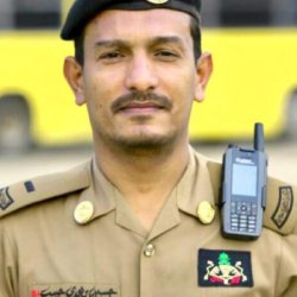 حسين بن مهدي حبيب يتقاعد من العمل وتبقى بيش تروي سيرة رجل قل نظيره حسين بن مهدي حبيب يتقاعد من العمل وتبقى بيش تروي سيرة رجل قل نظيره