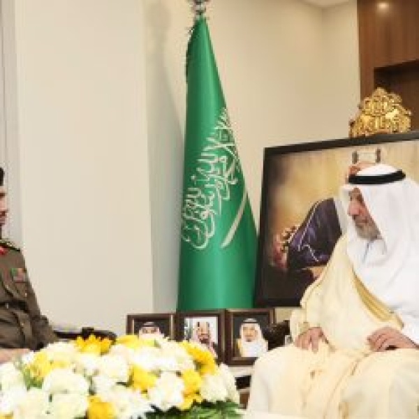 أمير نجران يلتقي مدير مكافحة المخدرات بالمنطقة أمير نجران يلتقي مدير مكافحة المخدرات بالمنطقة