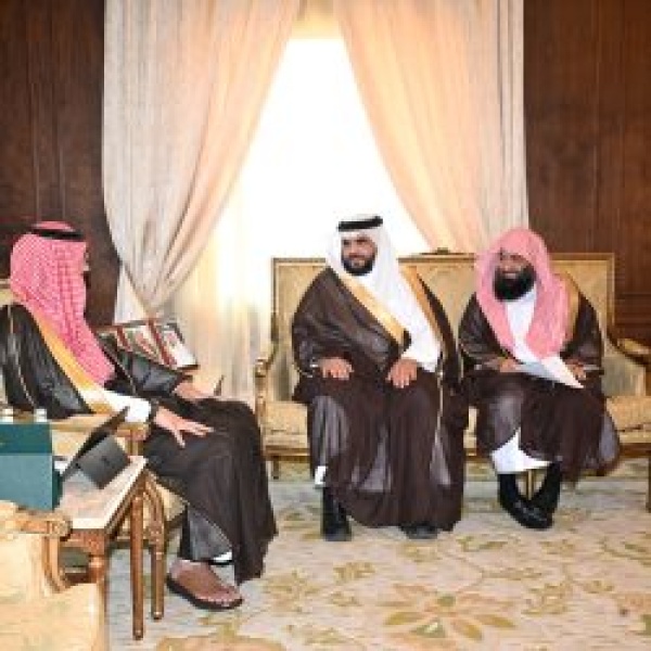 نائب أمير عسير يدش ن البرنامج التأصيلي لتوحيد العبادة