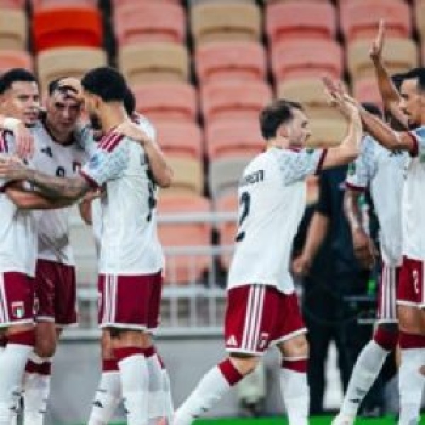 الإمارات تتغلب على اليمن برباعية في خليجي 27 الإمارات تتغلب على اليمن برباعية في خليجي 27