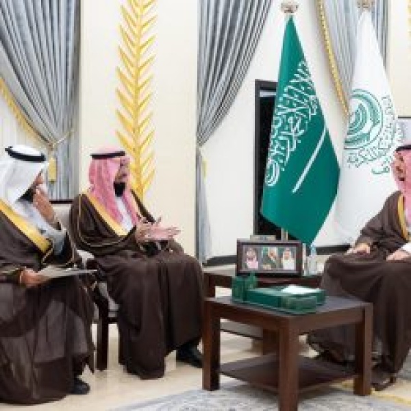 محافظ الطائف يسل م عدد ا من الوحدات السكنية لمستفيدي الإسكان التنموي