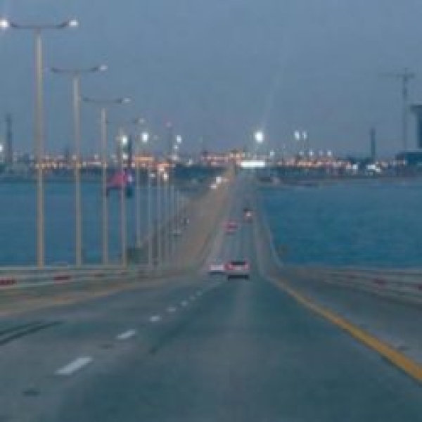 هيئة النقل تحظر على مركبات الأجرة السعودية تحميل الركاب في رحلة العودة من البحرين هيئة النقل تحظر على مركبات الأجرة السعودية تحميل الركاب في رحلة العودة من البحرين