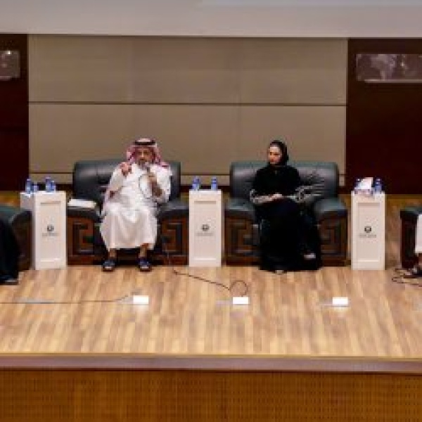 في اليوم العالمي للقانون خبراء يناقشون المسؤولية القانونية في عصر الذكاء الاصطناعي بالتعاون مع جمعية الإعلام التطبيقي