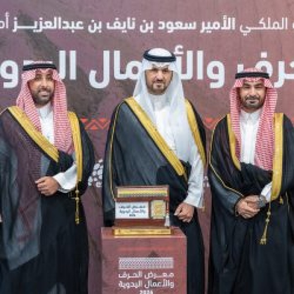 نائب أمير الشرقية يفتتح معرض الح رف والأعمال اليدوية