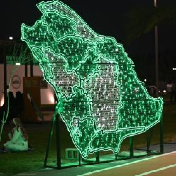 عروض بحرية وجوية وبرامج ترفيهية احتفاء باليوم الوطني بالظهران