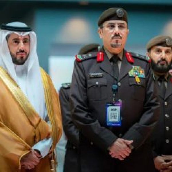 قائد القوات الخاصة للأمن البيئي يزور معرض ليب 2026 في الرياض