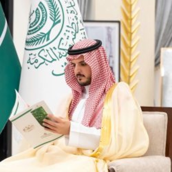 محافظ الطائف يط لع على أعمال مبادرة اغرسها باسمي وأرعاها محافظ الطائف يط لع على أعمال مبادرة اغرسها باسمي وأرعاها
