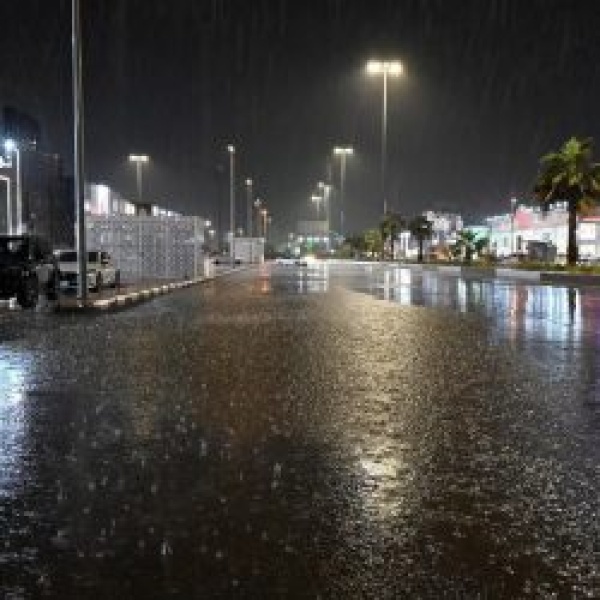 أمطار غزيرة على جازان و الأرصاد ي نب ه أمطار غزيرة على جازان و الأرصاد ي نب ه