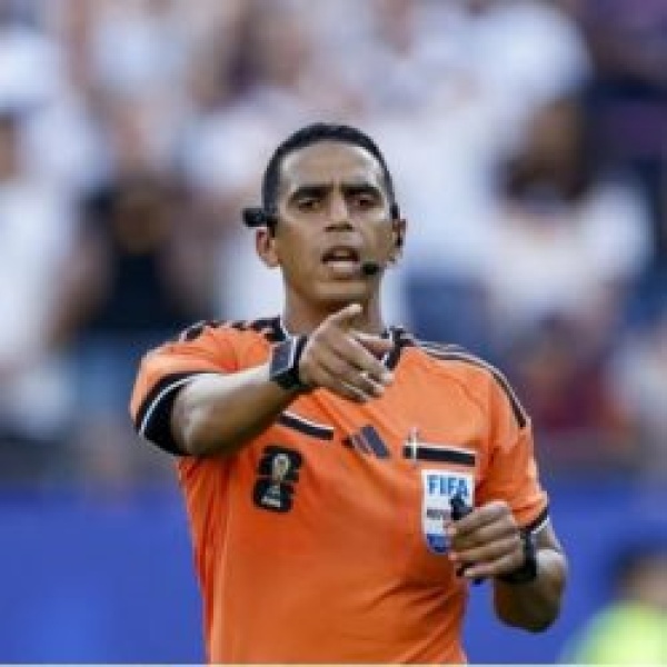 المغربي جلال جيد يدير نهائي خليجي الديار العربية 27 المغربي جلال جيد يدير نهائي خليجي الديار العربية 27