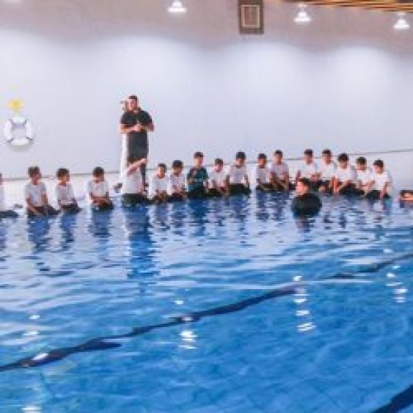 بدء المرحلة العملية لـ مشروع محو أمية السباحة بتعليم الشرقية