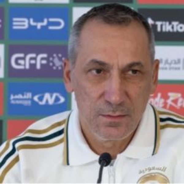 نصف نهائي خليجي27 دونيس يؤكد أهمية الدعم الجماهيري في لقاء قطر