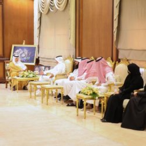 محافظ رابغ يبحث مستجدات برنامج محافظة رابغ الصحية