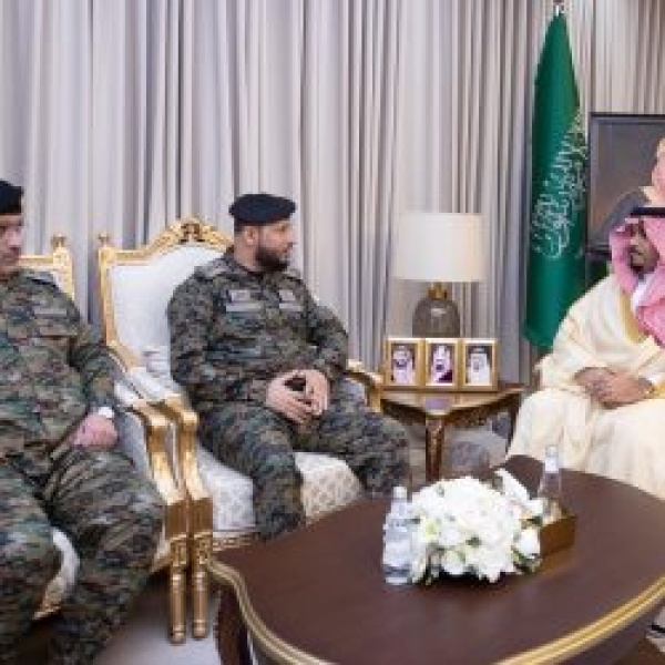 نائب أمير نجران يستقبل قائد قوة الأفواج الأمنية بالمنطقة نائب أمير نجران يستقبل قائد قوة الأفواج الأمنية بالمنطقة