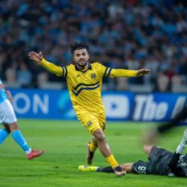 التعاون يكسب الفيصلي الأردني بثنائية في كأس آسيا 2 التعاون يكسب الفيصلي الأردني بثنائية في كأس آسيا 2