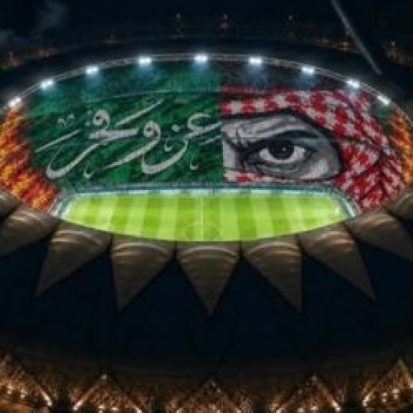 جماهير الأخضر تستعد لمواجهة قطر بتيفو عز وفخر