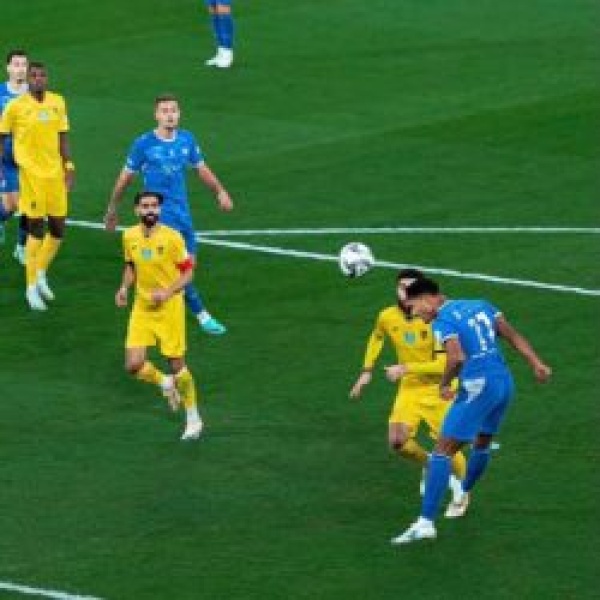 الهلال يتغل ب على الحزم ويستعيد صدارة دوري روشن للمحترفين الهلال يتغل ب على الحزم ويستعيد صدارة دوري روشن للمحترفين