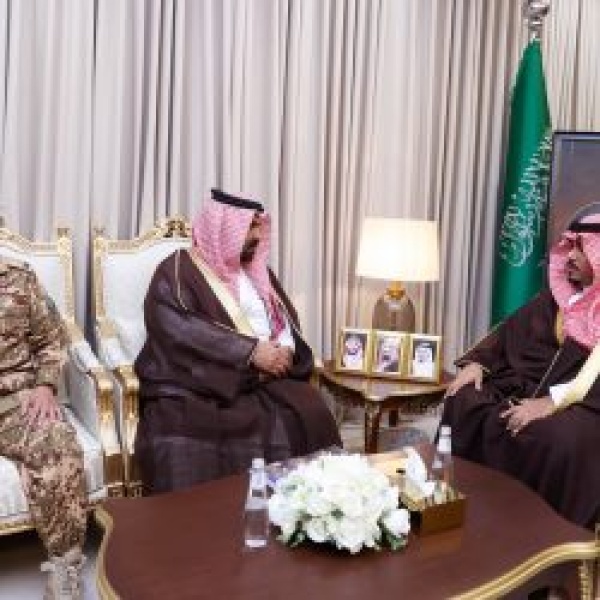 نائب أمير نجران ي ثم ن جهود فرع الإدارة العامة للمجاهدين بالمنطقة نائب أمير نجران ي ثم ن جهود فرع الإدارة العامة للمجاهدين بالمنطقة