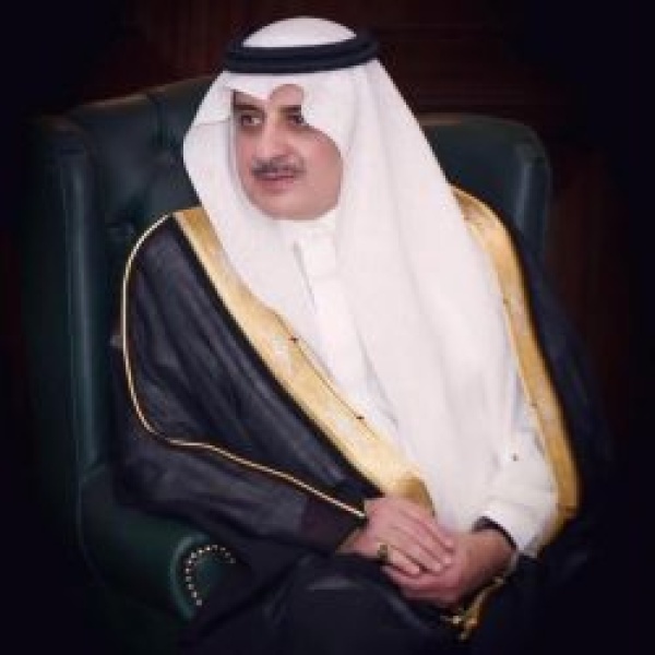 أمير تبوك يواسي مدير التحريات الإدارية بالمنطقة في وفاة والده أمير تبوك يواسي مدير التحريات الإدارية بالمنطقة في وفاة والده