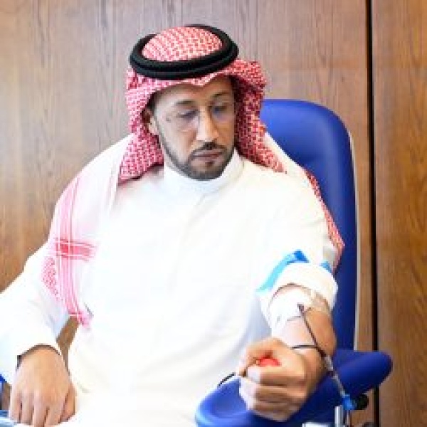 نائب أمير عسير يشارك في الحملة الوطنية للتبرع بالدم التي أطلقها سمو ولي العهد نائب أمير عسير يشارك في الحملة الوطنية للتبرع بالدم التي أطلقها سمو ولي العهد