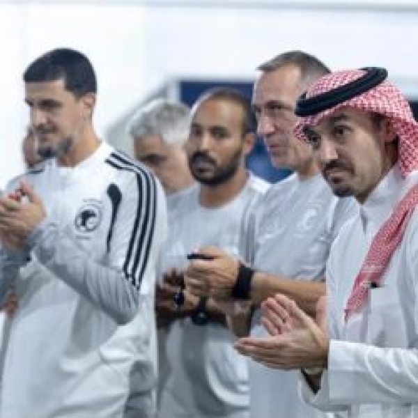 وزير الرياضة يحضر مران الأخضر قبل مواجهة قطر في خليجي 27 وزير الرياضة يحضر مران الأخضر قبل مواجهة قطر في خليجي 27