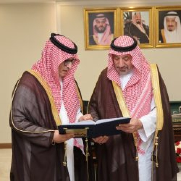 أمير نجران يط لع على خدمات مجمع إرادة للصحة النفسية بالمنطقة أمير نجران يط لع على خدمات مجمع إرادة للصحة النفسية بالمنطقة