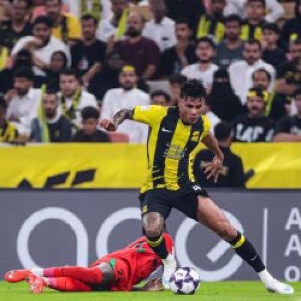 الاتحاد يخسر أمام شباب الأهلي الإماراتي بثنائية في نخبة آسيا الاتحاد يخسر أمام شباب الأهلي الإماراتي بثنائية في نخبة آسيا