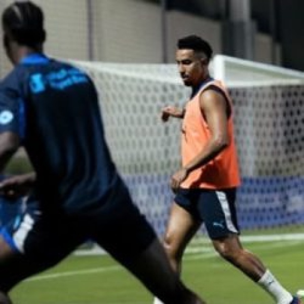 سالم الدوسري يشارك في التدريبات الجماعية للهلال