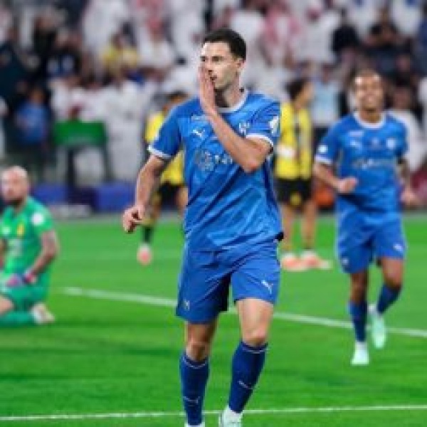 الهلال يكسب الاتحاد بثلاثية ويستعيد صدارة دوري روشن للمحترفين