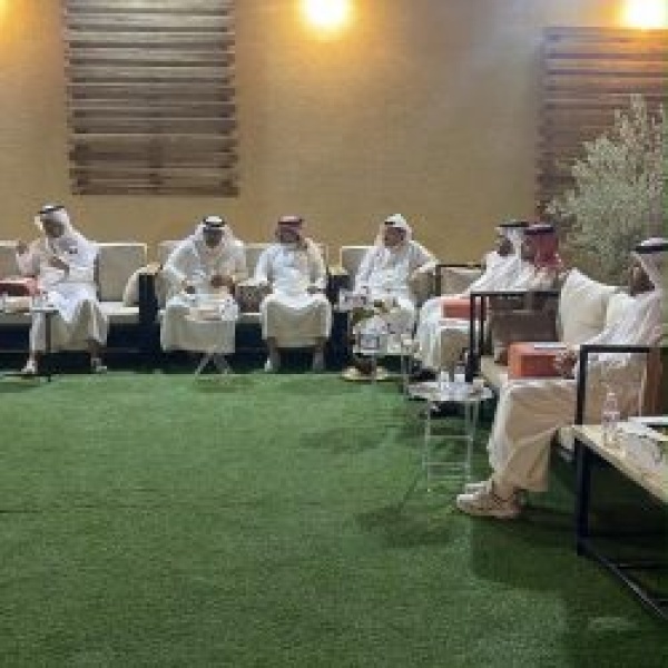 ديوانية الشهراني تناقش القيادة وصناعة الأثر ودورها في نجاح المنظمات ديوانية الشهراني تناقش القيادة وصناعة الأثر ودورها في نجاح المنظمات